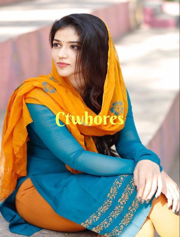 Sexy Housewife call girls in Delhi  At low cost