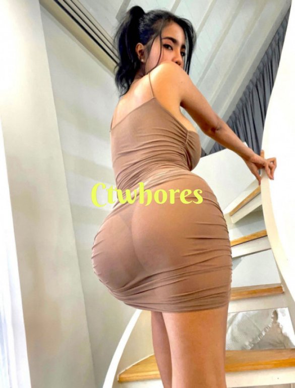 Hotel call girls service in malviya nagar with Richa