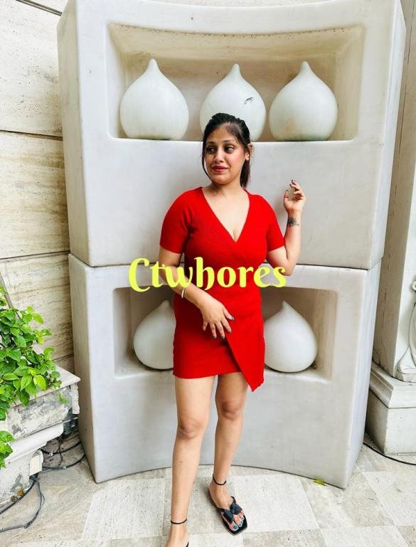 Young Housewife call girl service in Nagpur near you